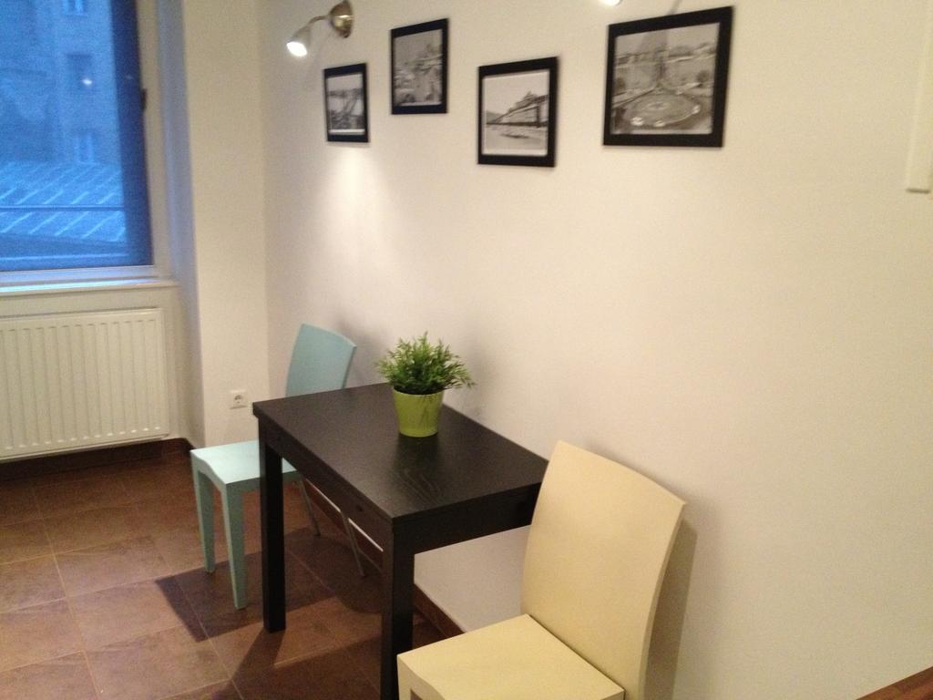 Private Apartment Centertown Budapeste Quarto foto